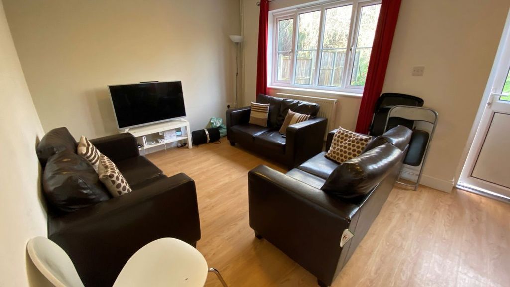 Property photo 1 of 34