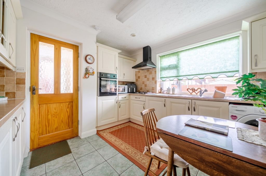 Property photo 2 of 21 1447605-10-69E0B1833F7F4