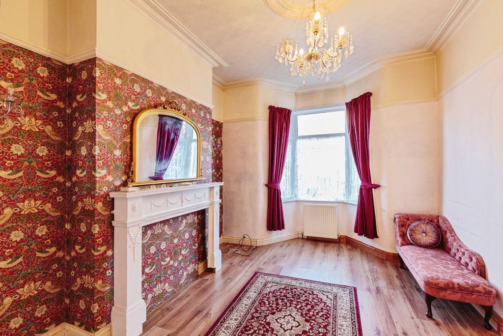 Property photo 3 of 22 Pbox-Img.Jpg