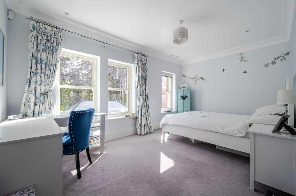 Additional image 20 of 6 bed detached house for saleWaterloo Road, Crowthorne, Berkshire RG45