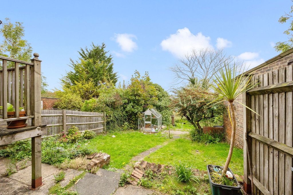 Property photo 2 of 21