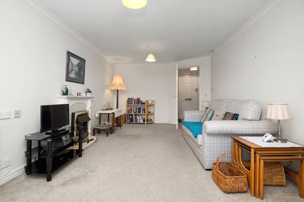 Property photo 2 of 12