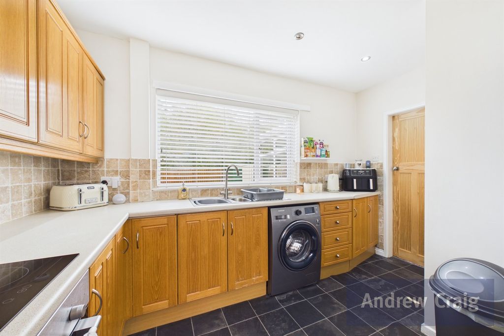 Property photo 3 of 19 Kithen