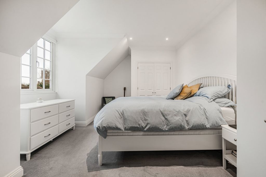 Additional image 15 of 5 bed detached house for saleHine Close, Coulsdon CR5