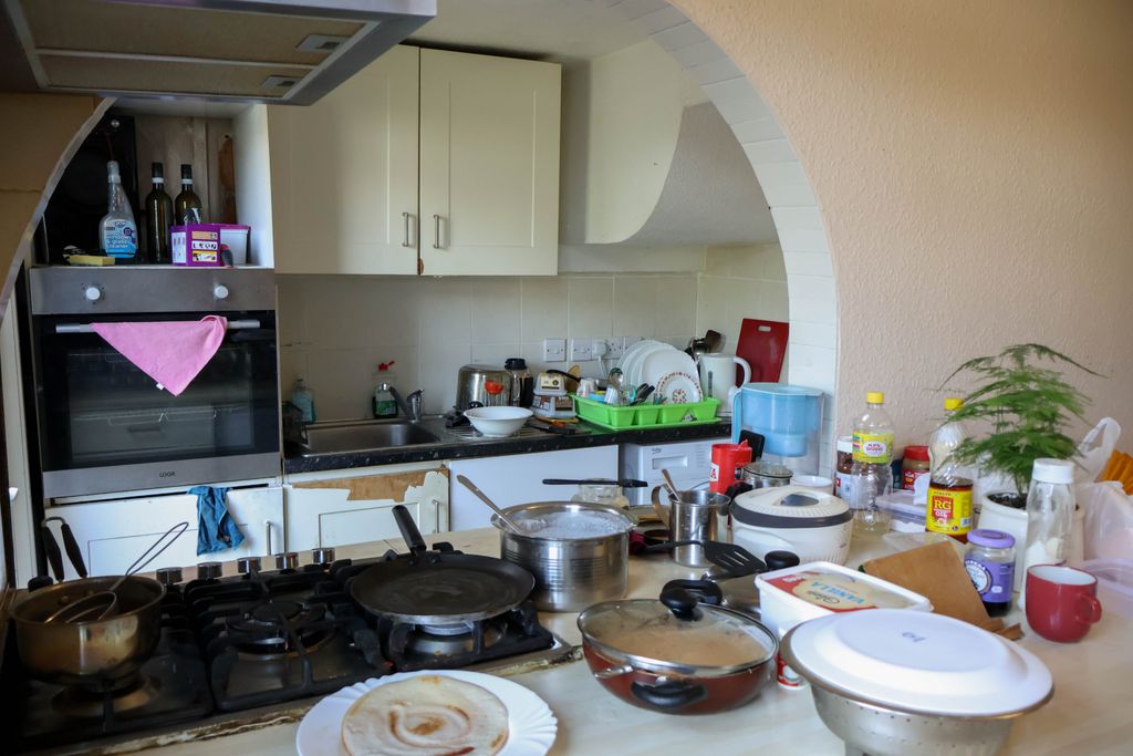Property photo 2 of 28