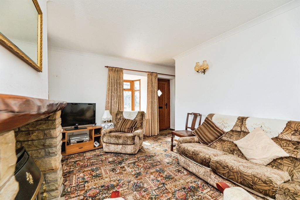 Property photo 3 of 14