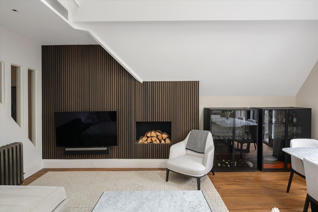 Property photo 2 of 20 Image