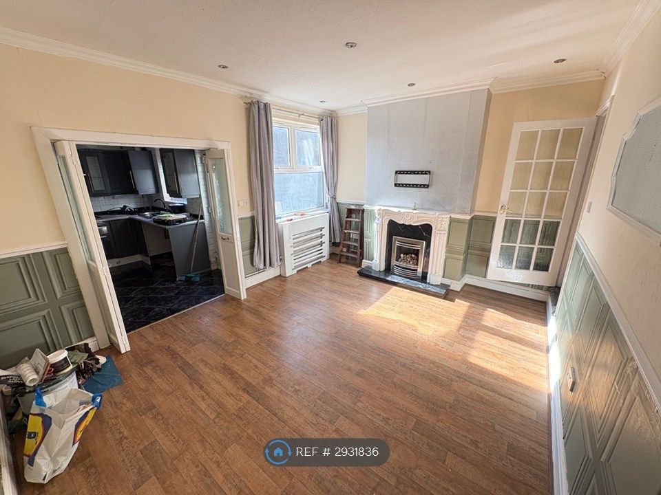 Property photo 3 of 9 Dining Room