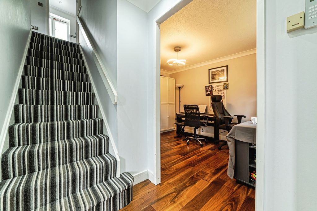 Property photo 2 of 18 Pbox-Img.Jpg