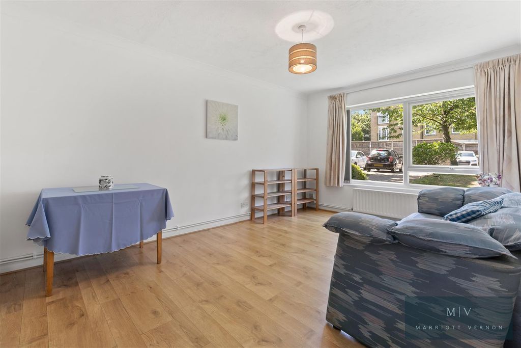 Property photo 2 of 11 Tierney Court F5 MV-1.Jpg