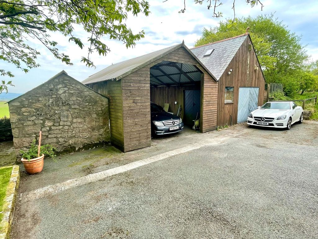 Property photo 3 of 35