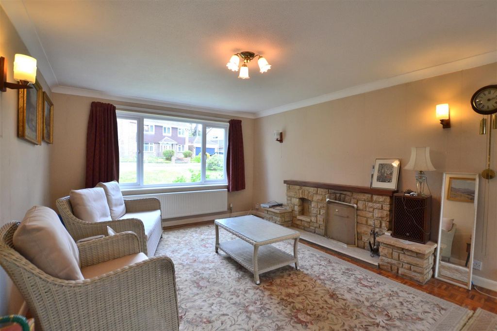 Property photo 2 of 17 Living Room.Jpg