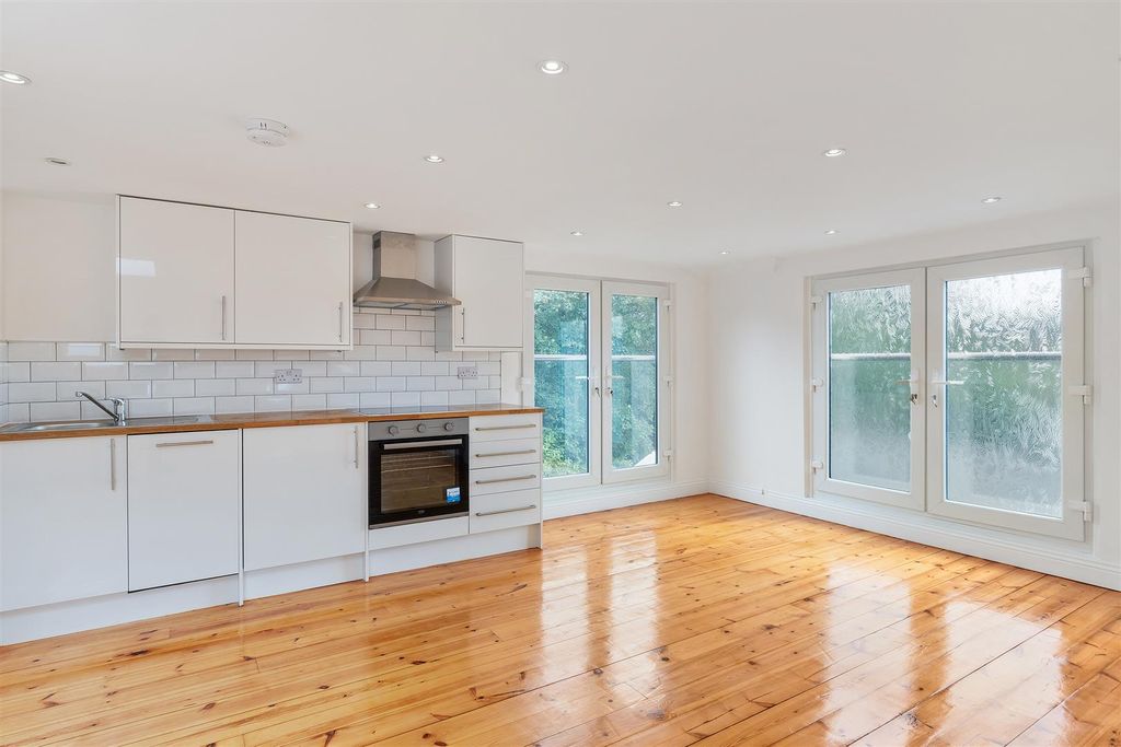 Property photo 3 of 11 Sylvan Road_024.Jpg