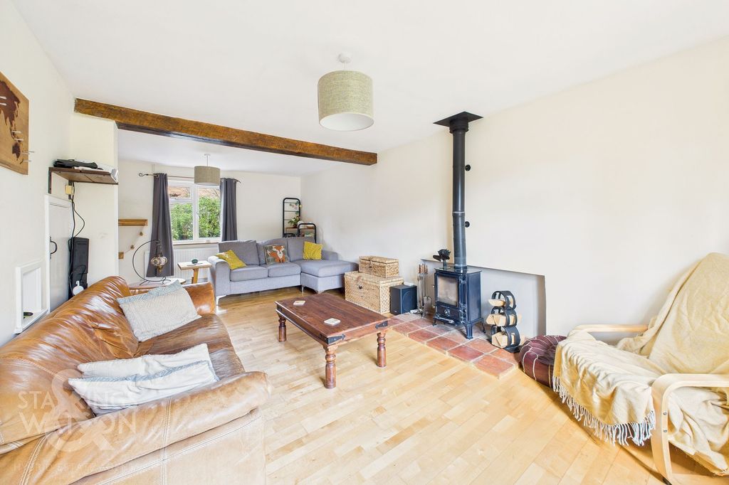 Property photo 2 of 33