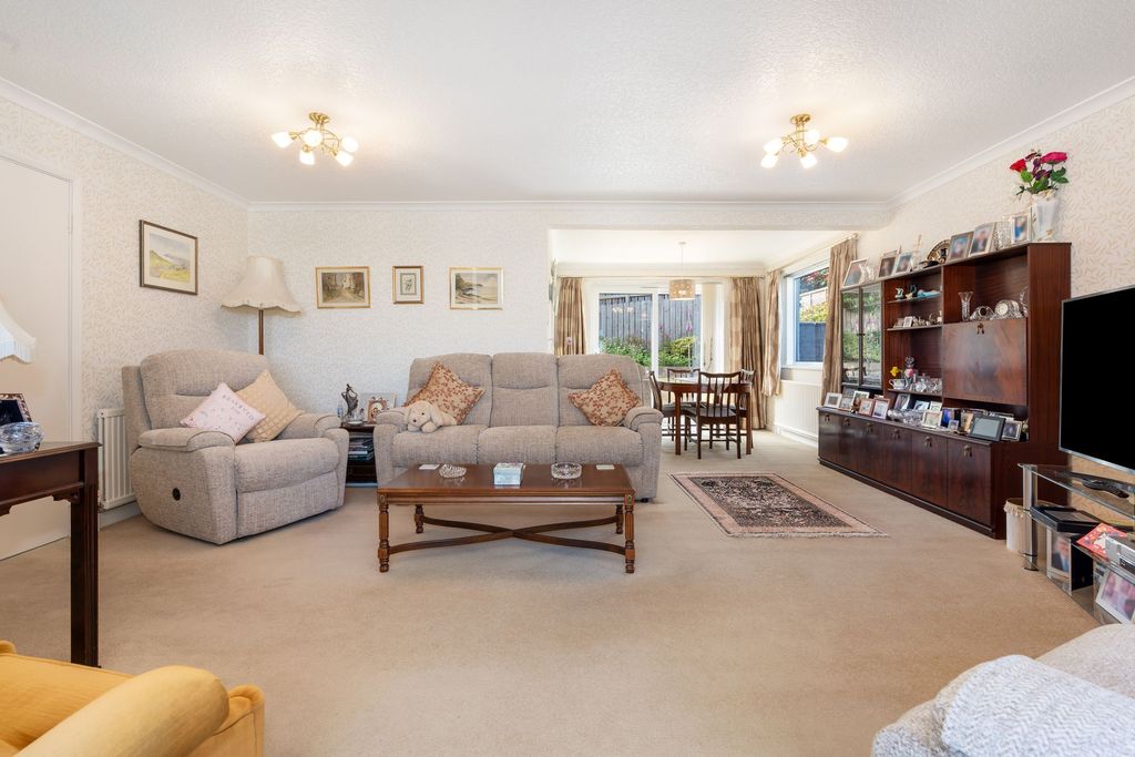Property photo 3 of 31