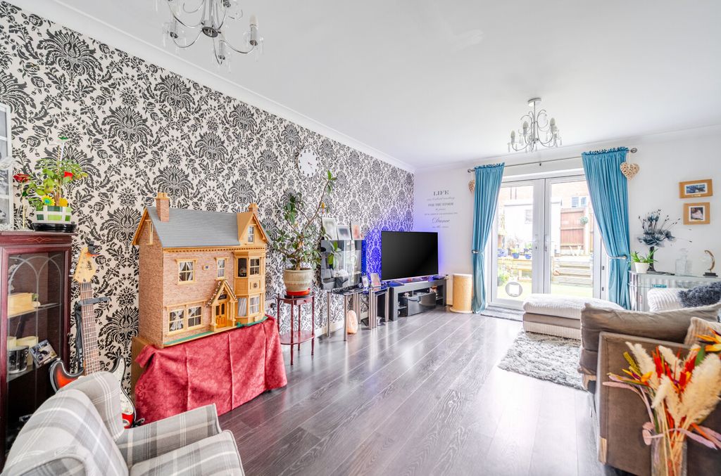 Property photo 3 of 7