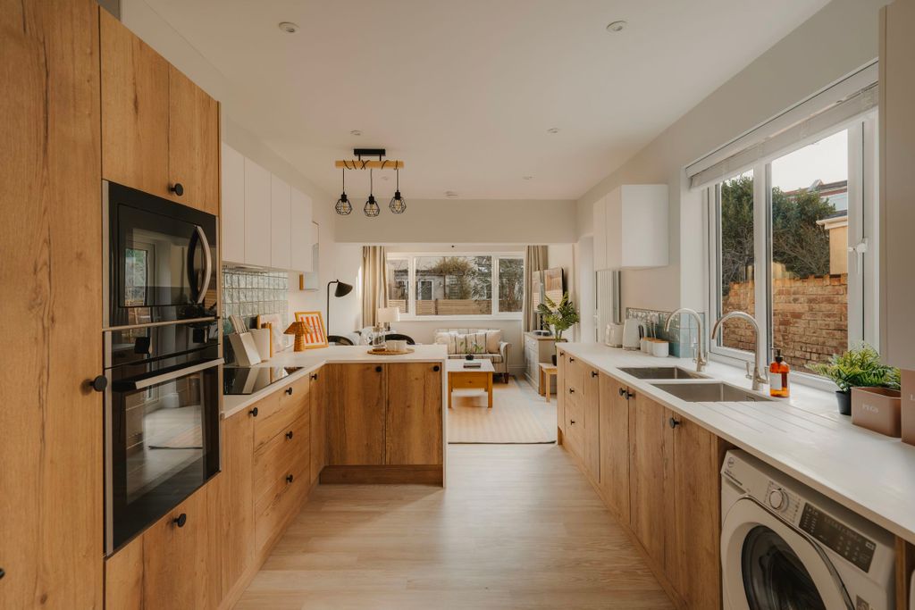 Property photo 2 of 55