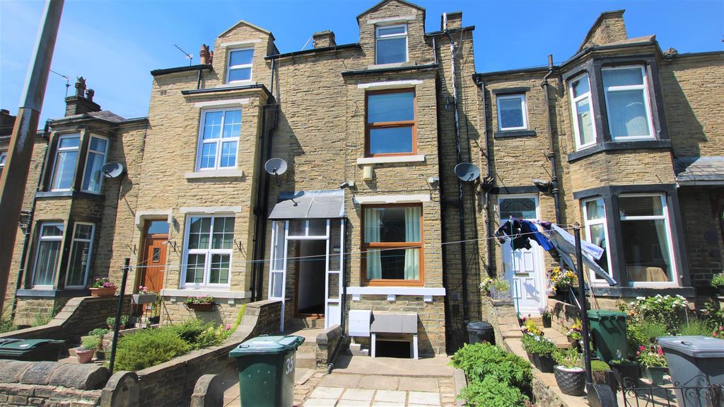 Property photo 1 of 12 External