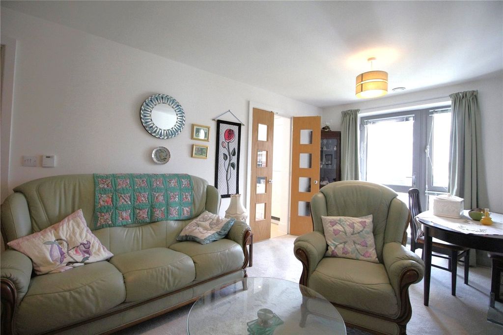 Property photo 3 of 10 3