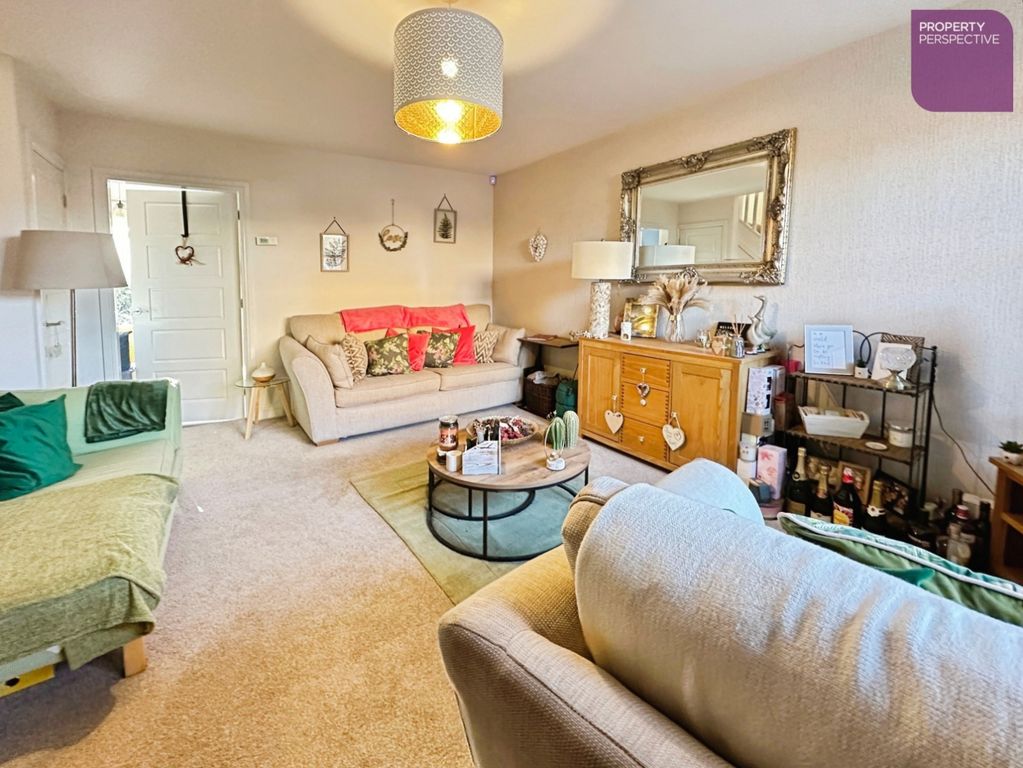 Property photo 2 of 11 Lounge