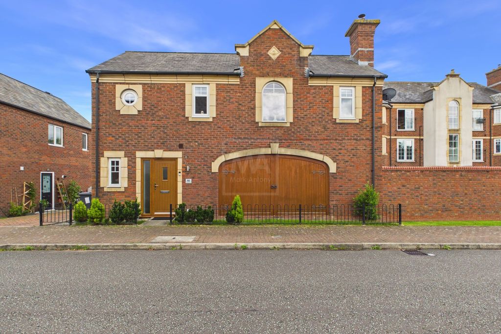 Property photo 1 of 18 Front External