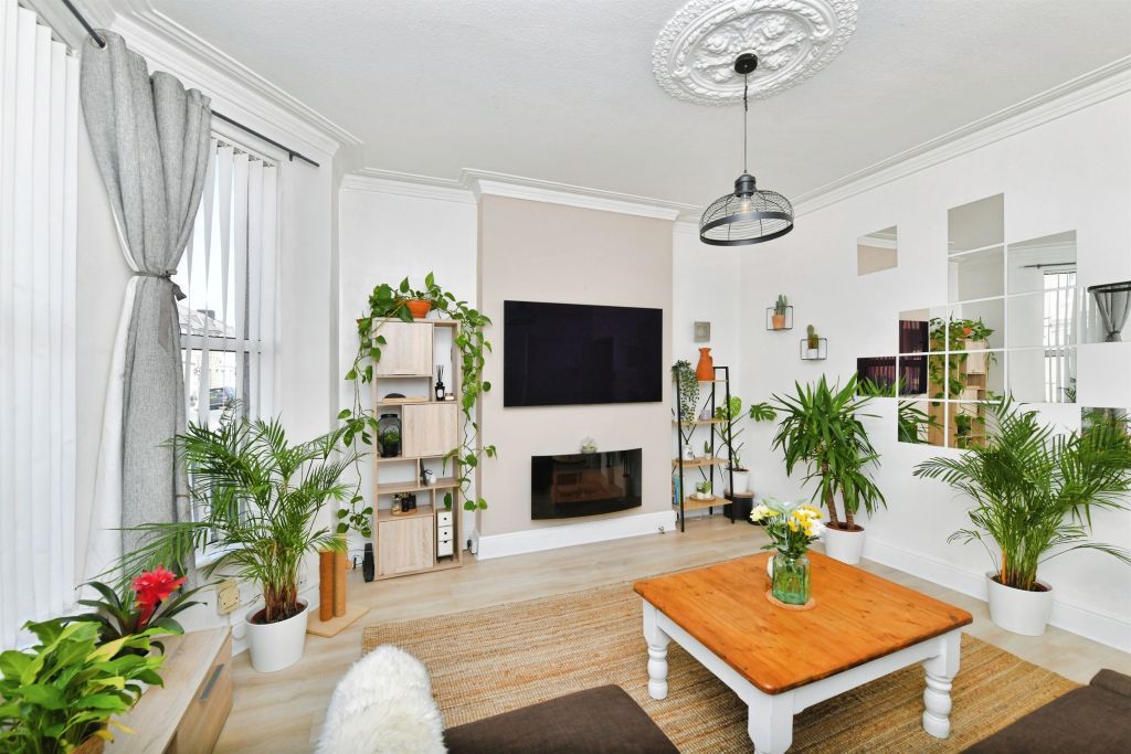 Property photo 2 of 20