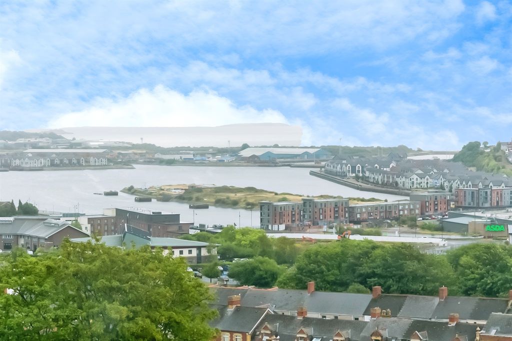 Property photo 3 of 11