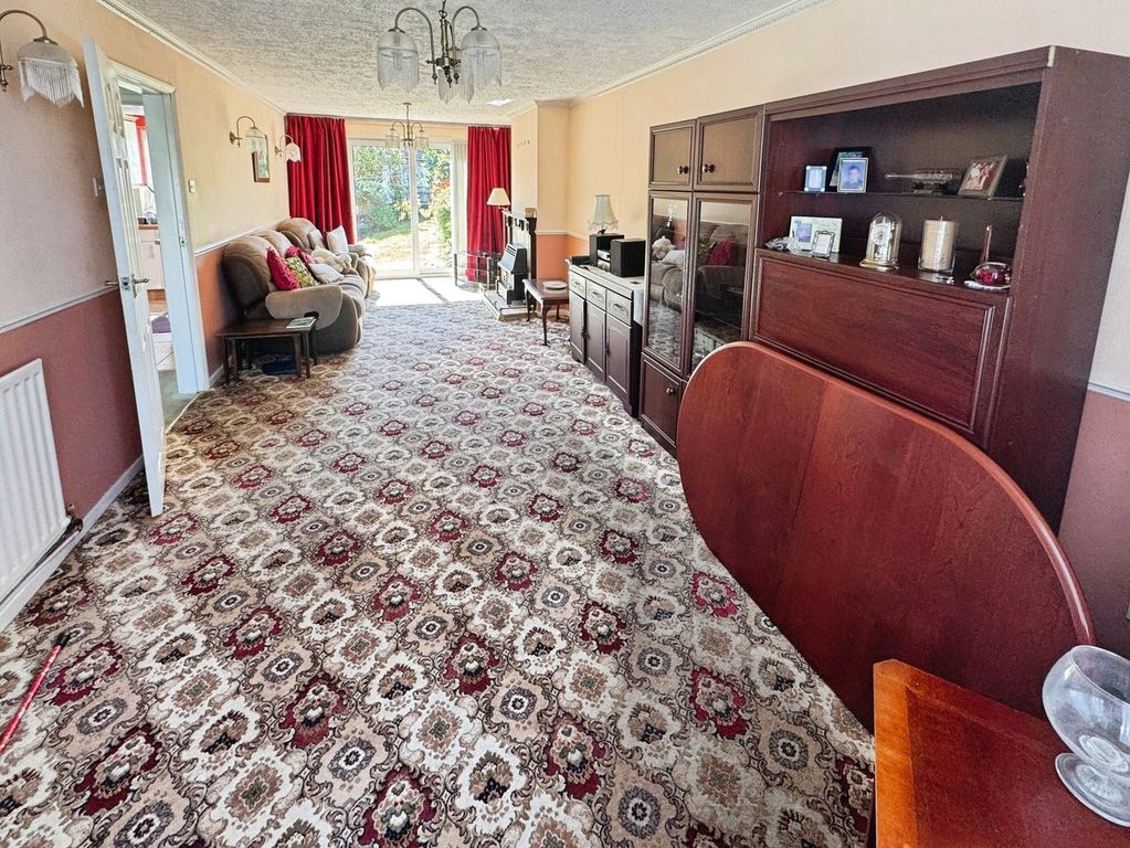 Property photo 3 of 13 Lounge/Dining Room
