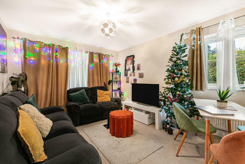 Property photo 3 of 11 Reception Room