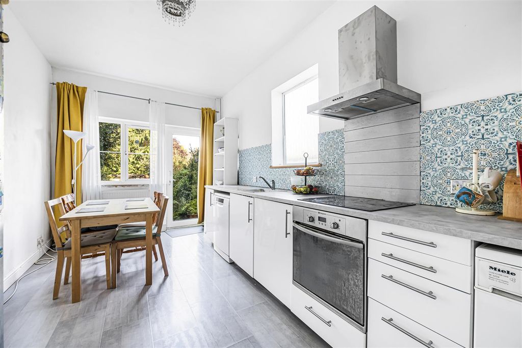 Property photo 2 of 14 21_61740.Jpg