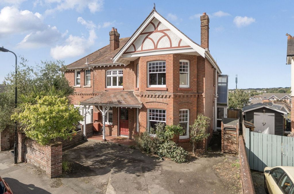 Property photo 1 of 33