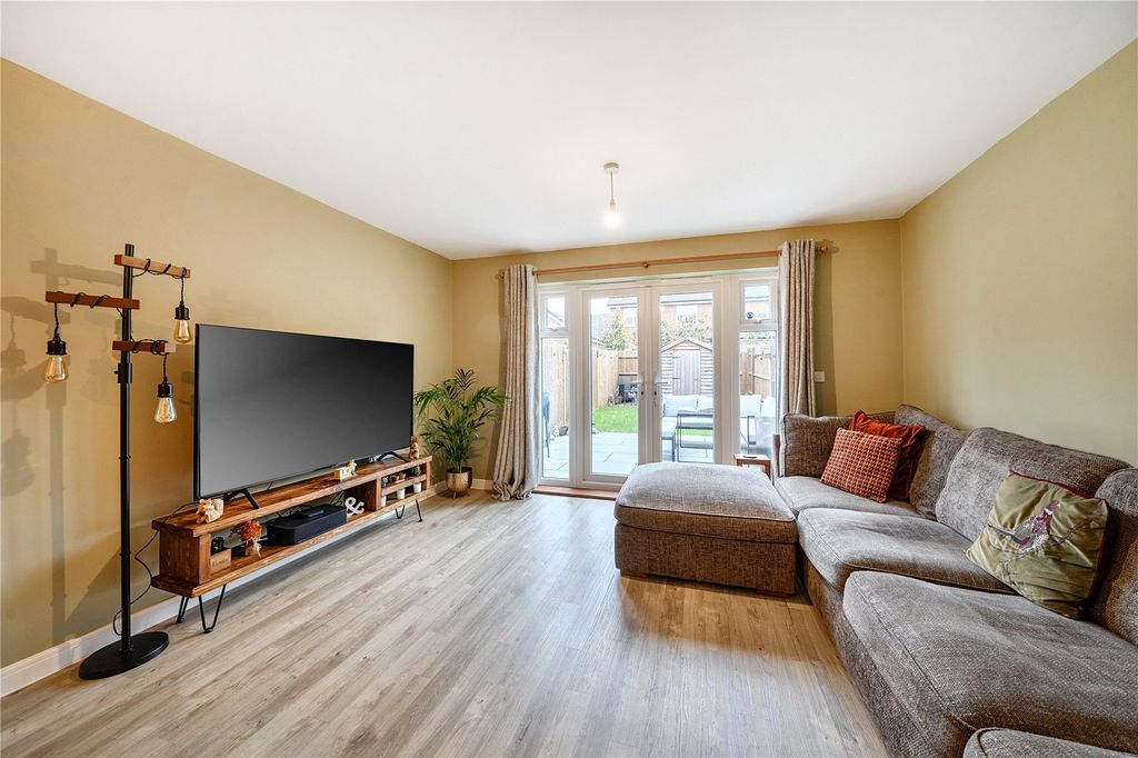 Property photo 2 of 25 Picture No. 32