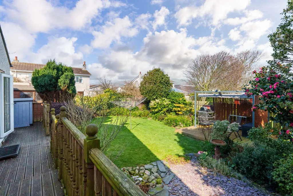 Property photo 2 of 29