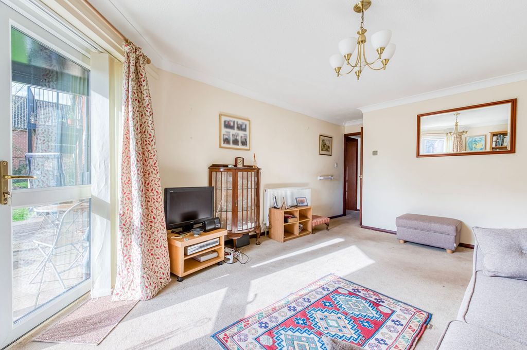 Property photo 3 of 12