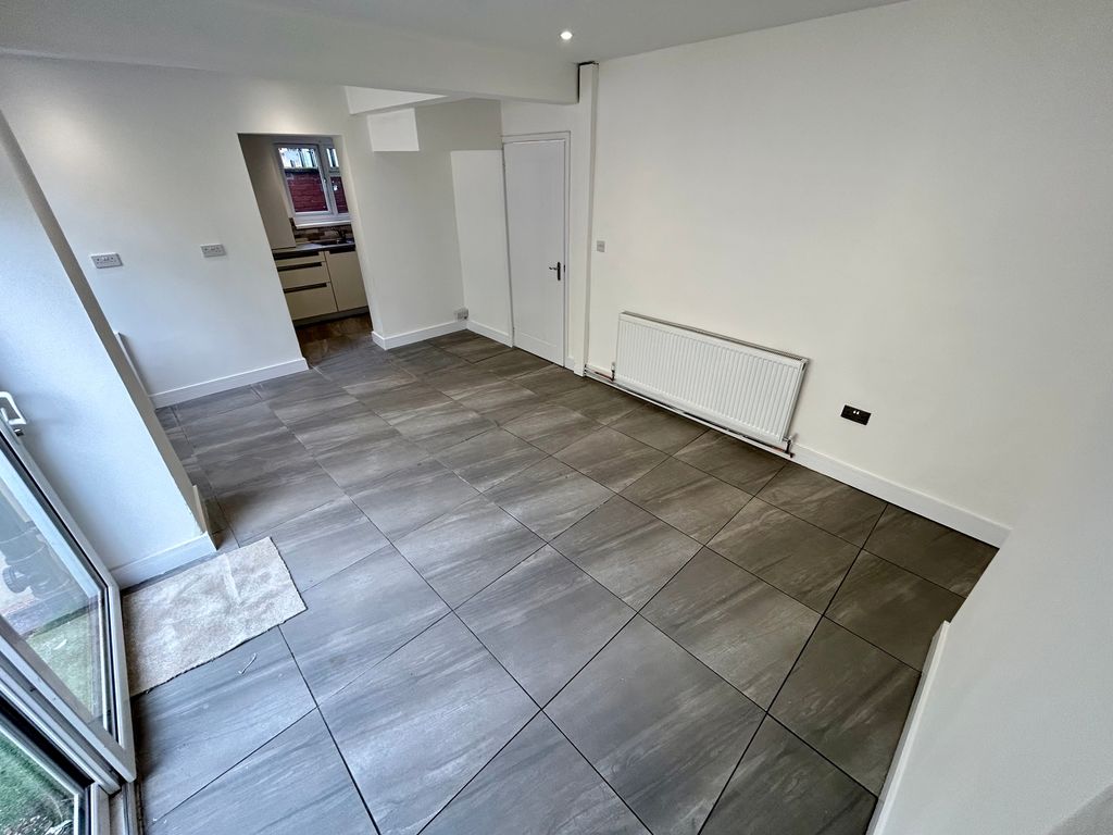 Property photo 3 of 13 Image