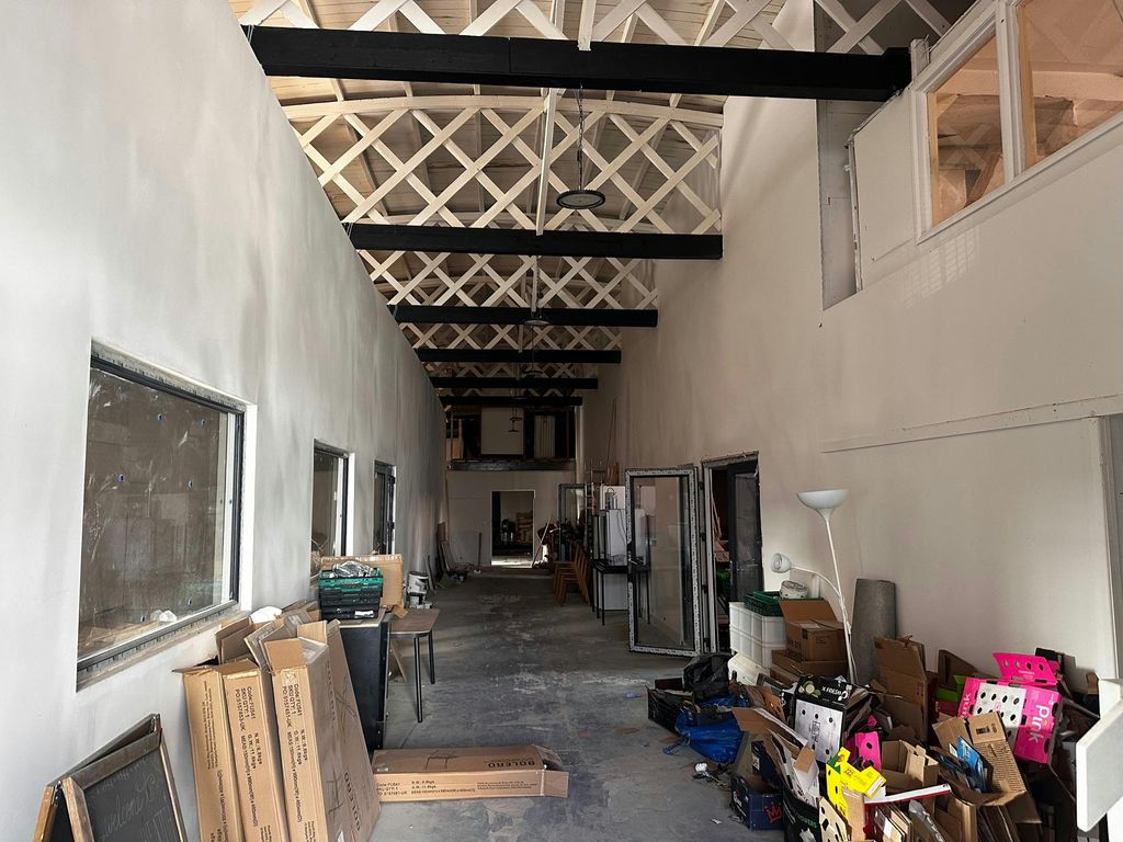 Property photo 3 of 7 P3.Jpeg