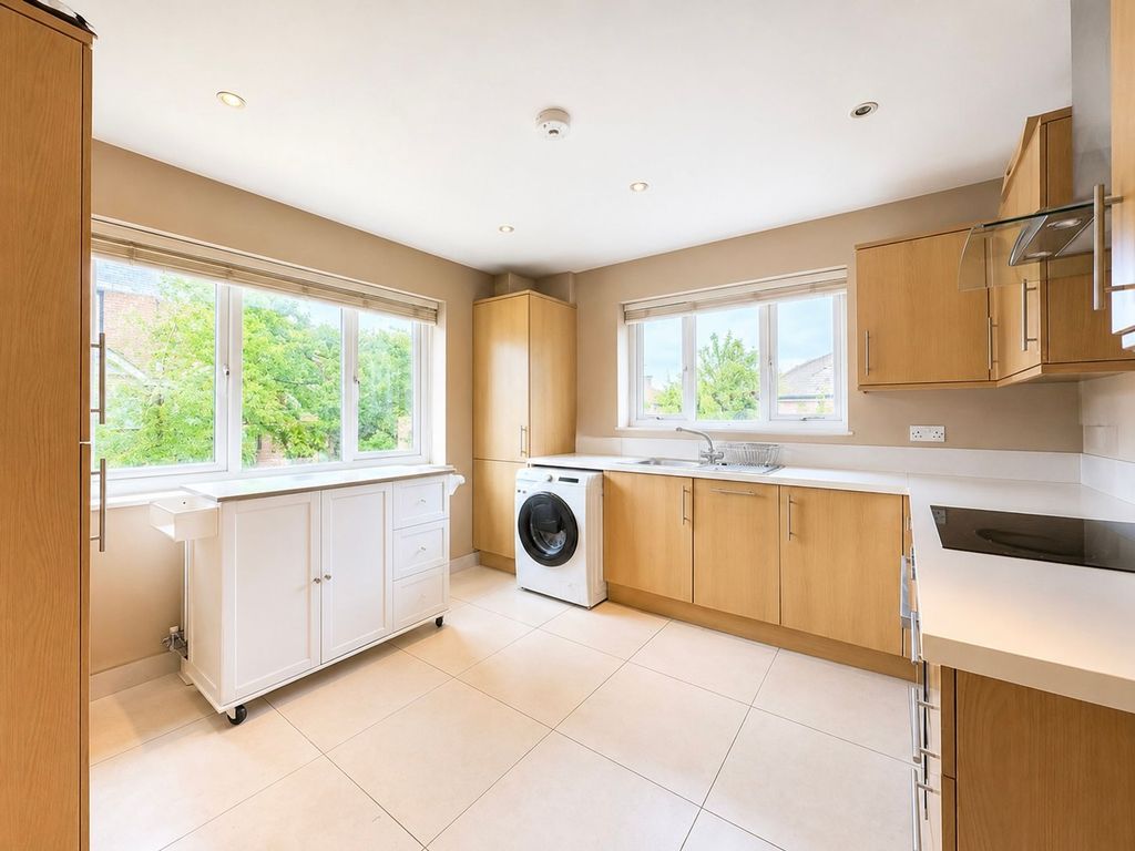 Property photo 2 of 14 Kitchen