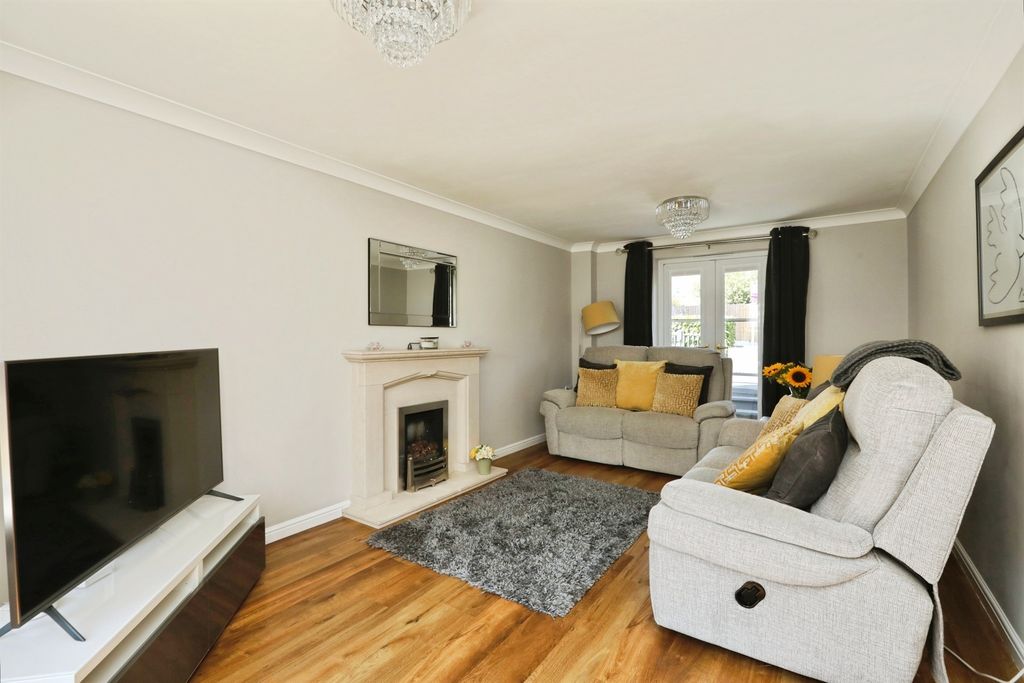 Property photo 2 of 14