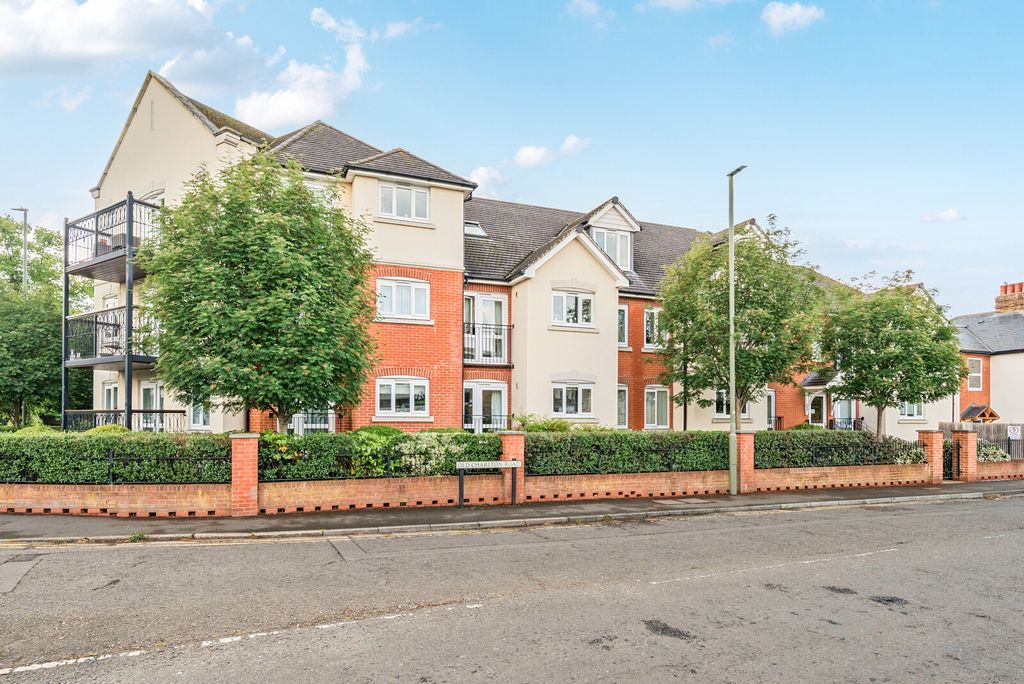 Property photo 1 of 11 1295768-28-682E0B...