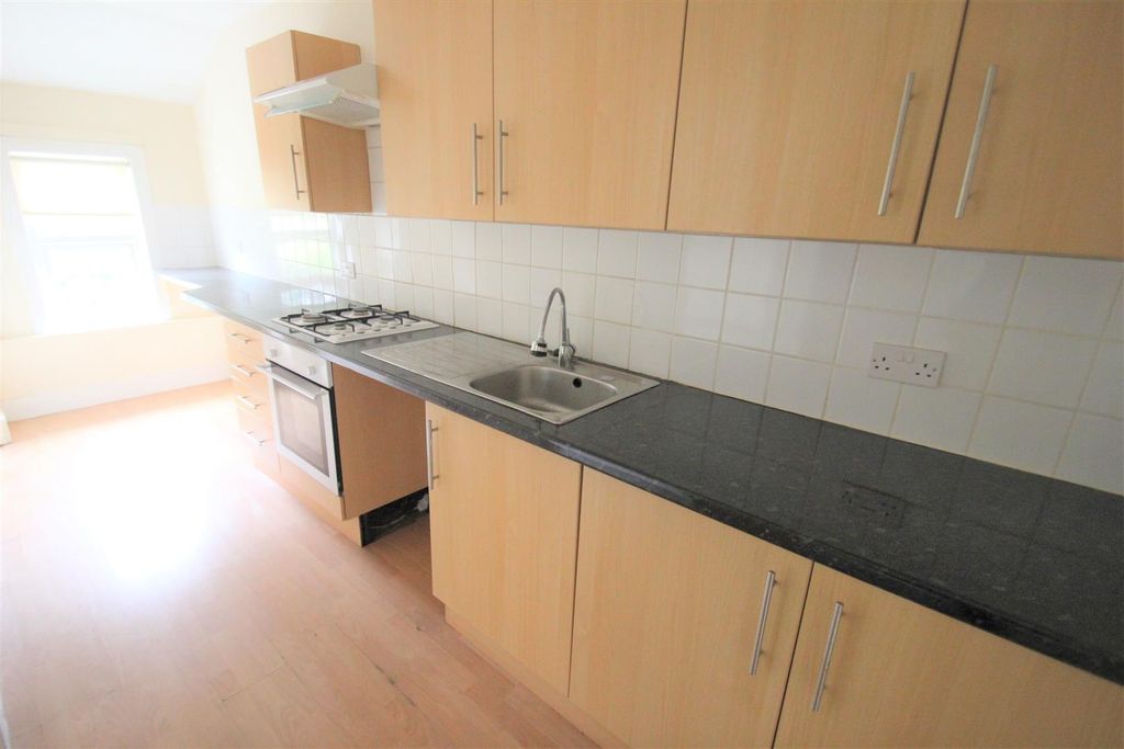 Property photo 3 of 6 Kitchen