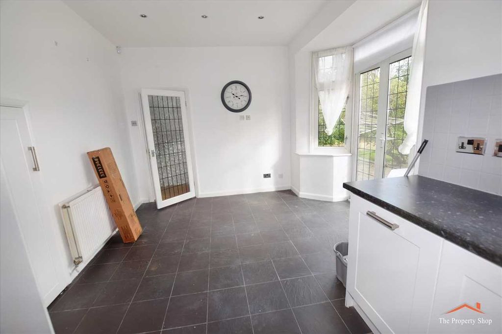Additional image 6 of 5 bed detached house for salePenshurst Gardens, Edgware HA8