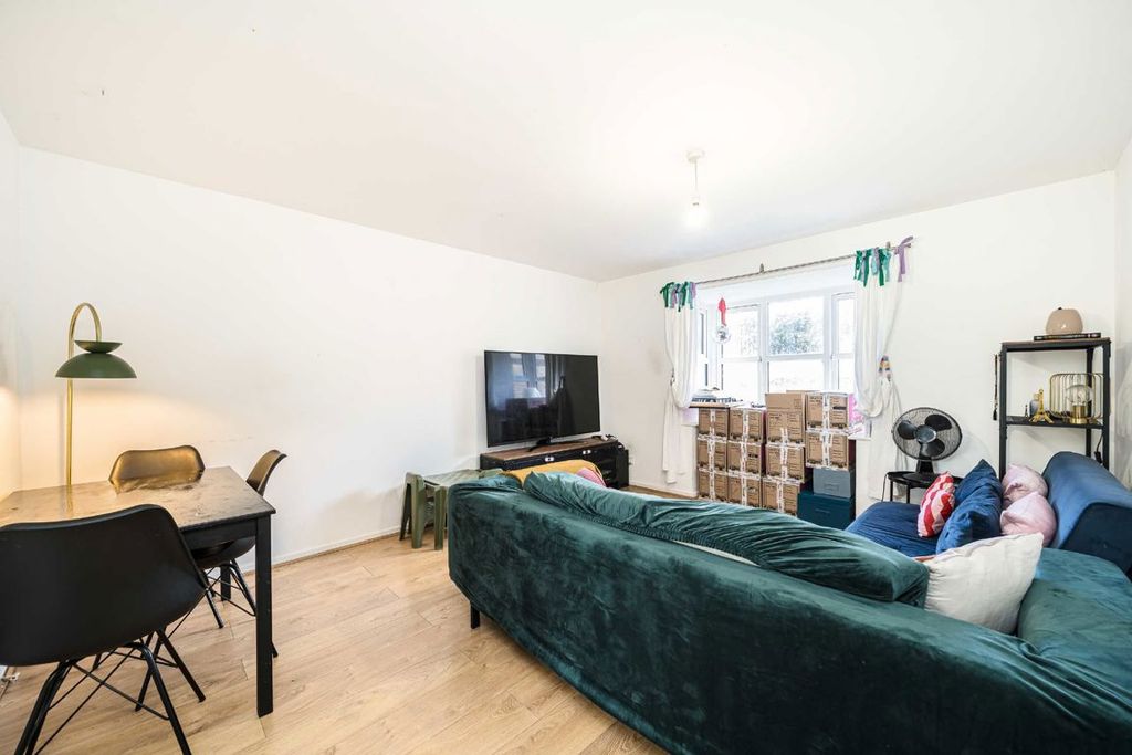 Property photo 2 of 6