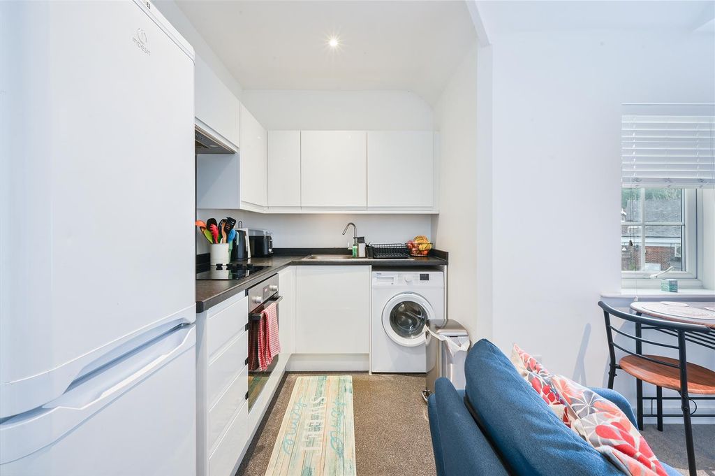 Property photo 3 of 15 Cross Road, 14A- (4).Jpg