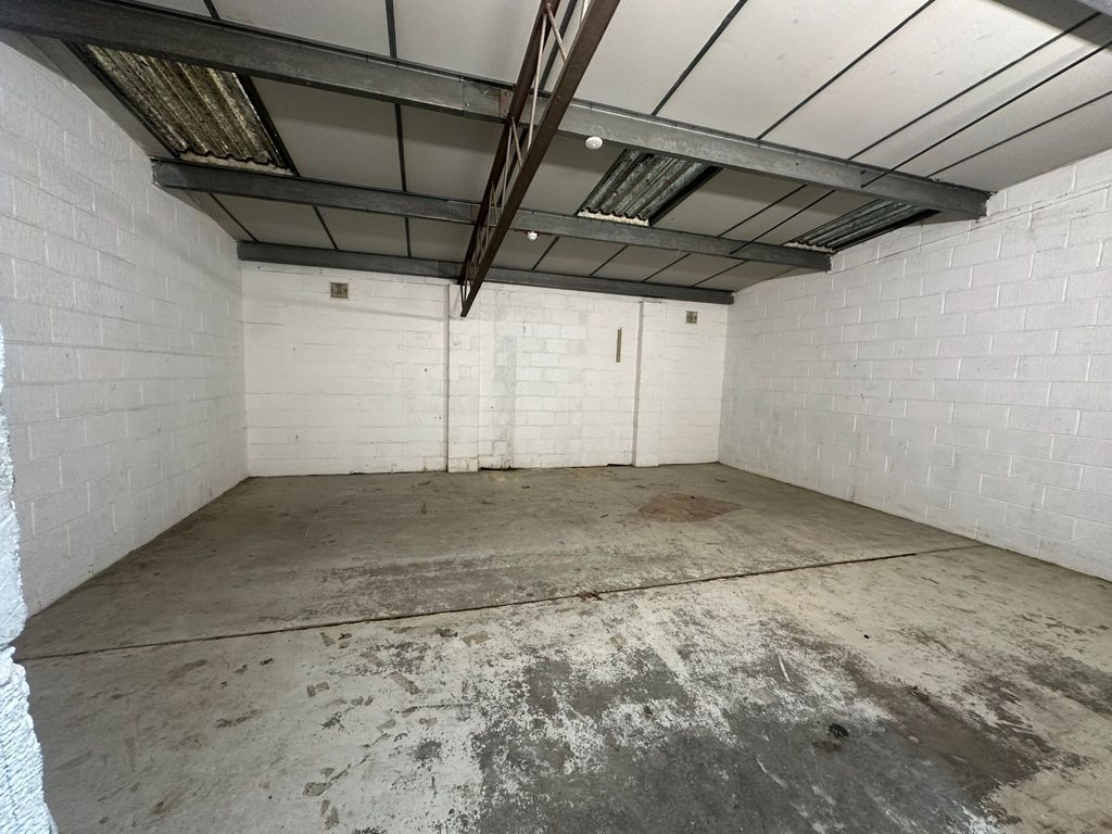 Property photo 2 of 3