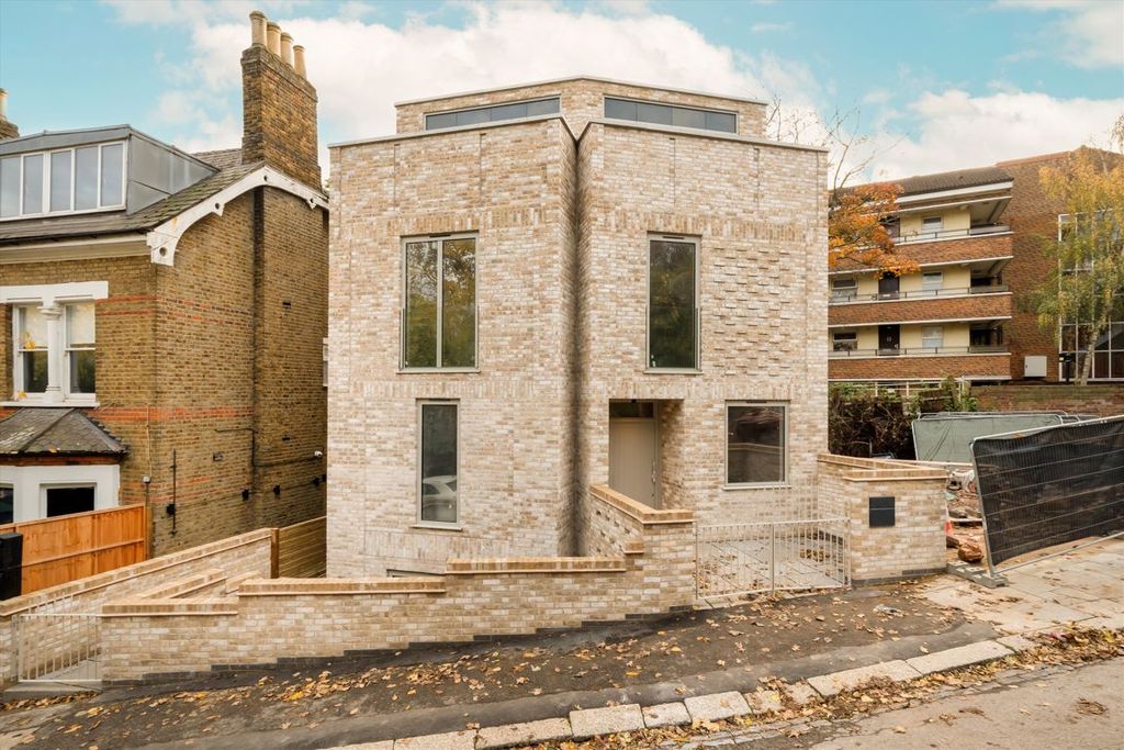 Property photo 1 of 9