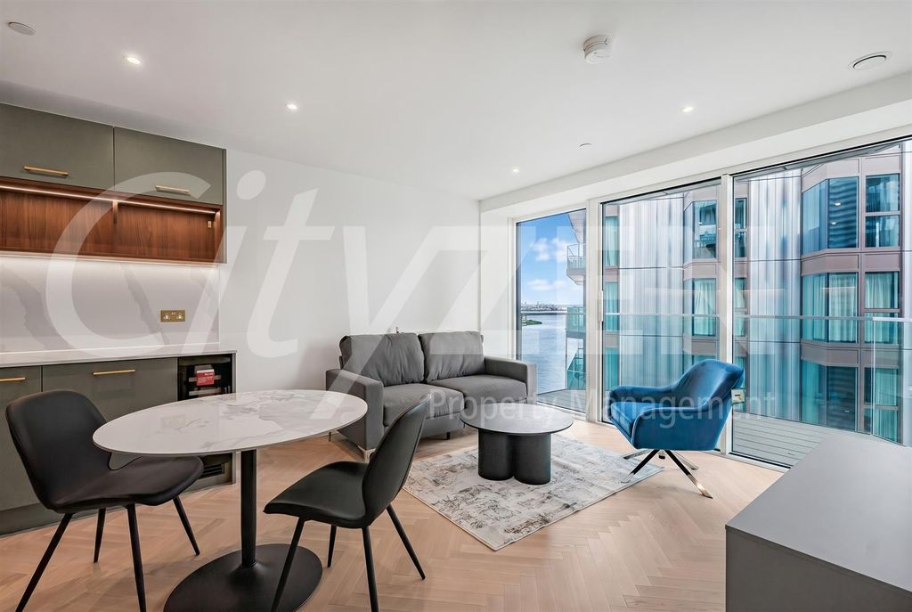 Property photo 1 of 18 Reception