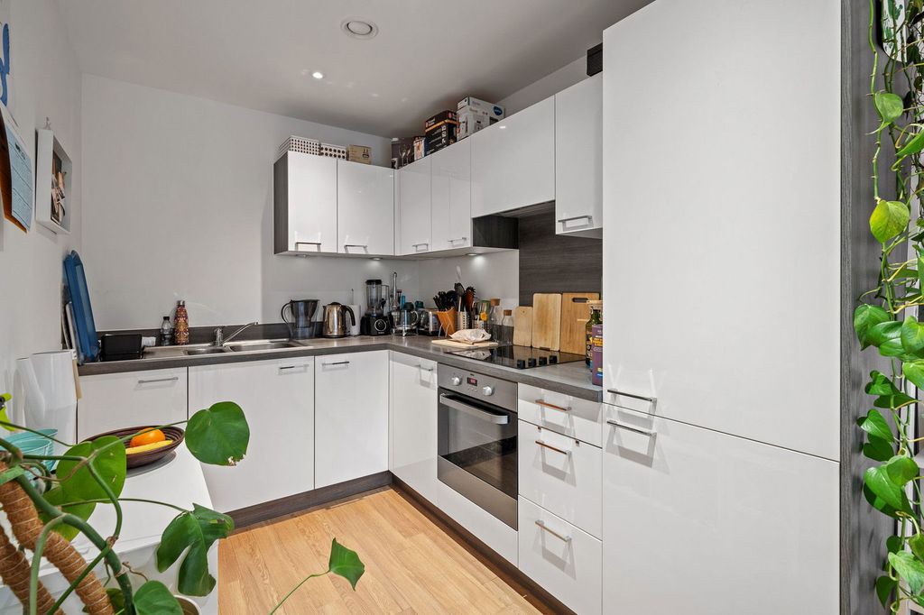 Property photo 3 of 19