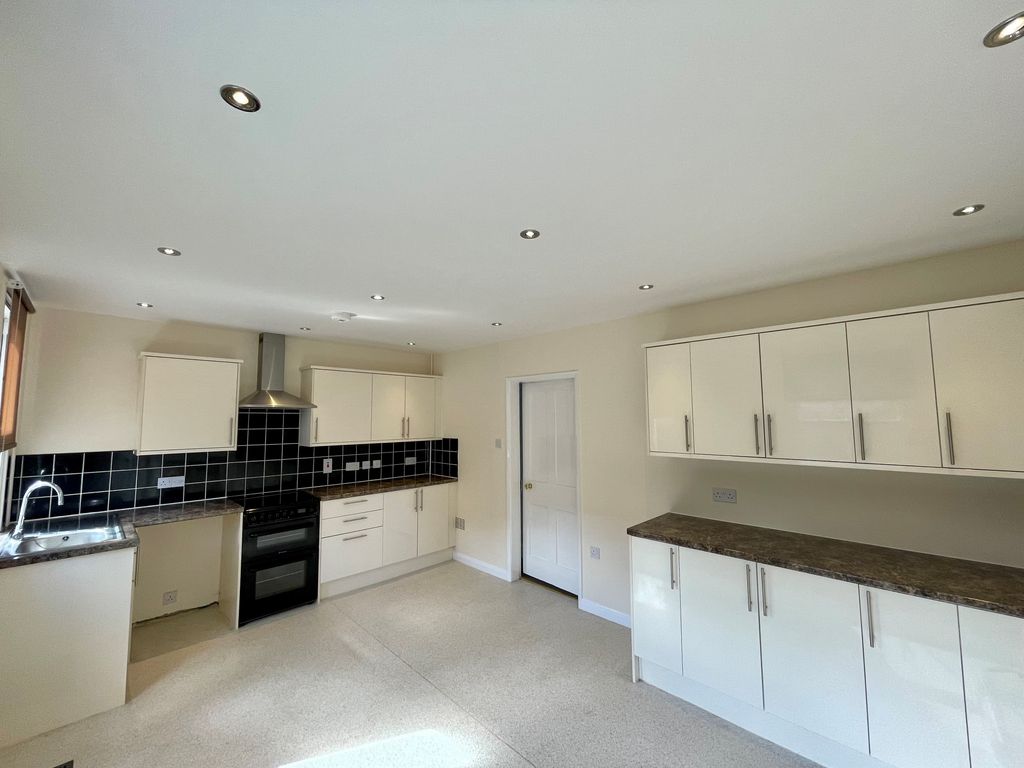 Property photo 2 of 14 View