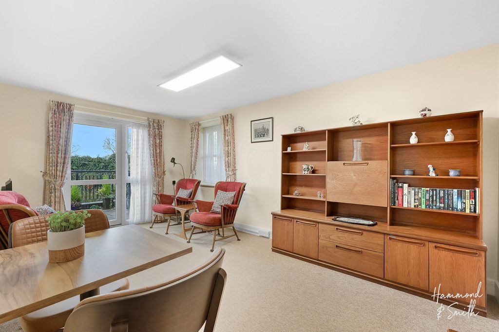 Property photo 2 of 18