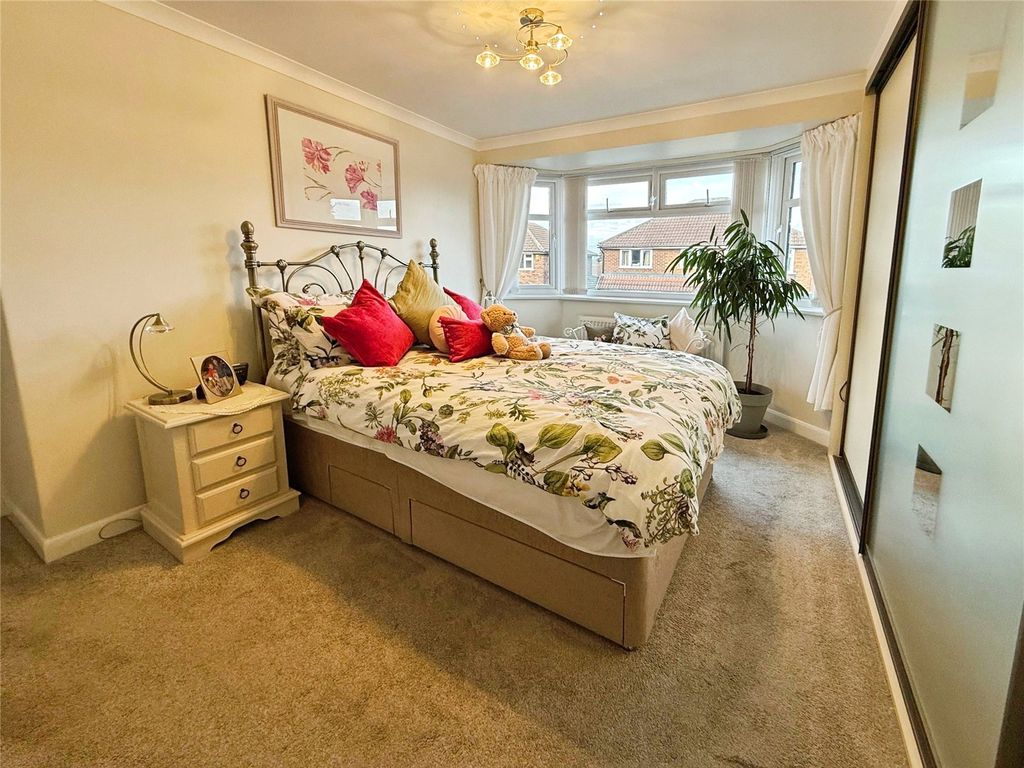 Property photo 2 of 22 Bedroom 1